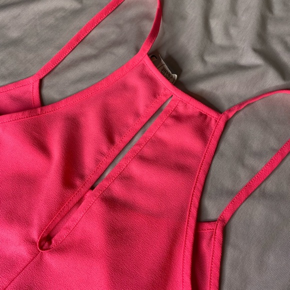 PINK PAPER CRANE CUT OUT CHIFFON TANK TOP - Picture 3 of 6